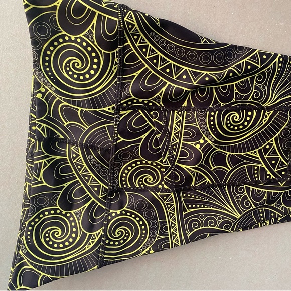 CVG leggings worn once Black and Chartreuse cell phone side pocket - Picture 2 of 4